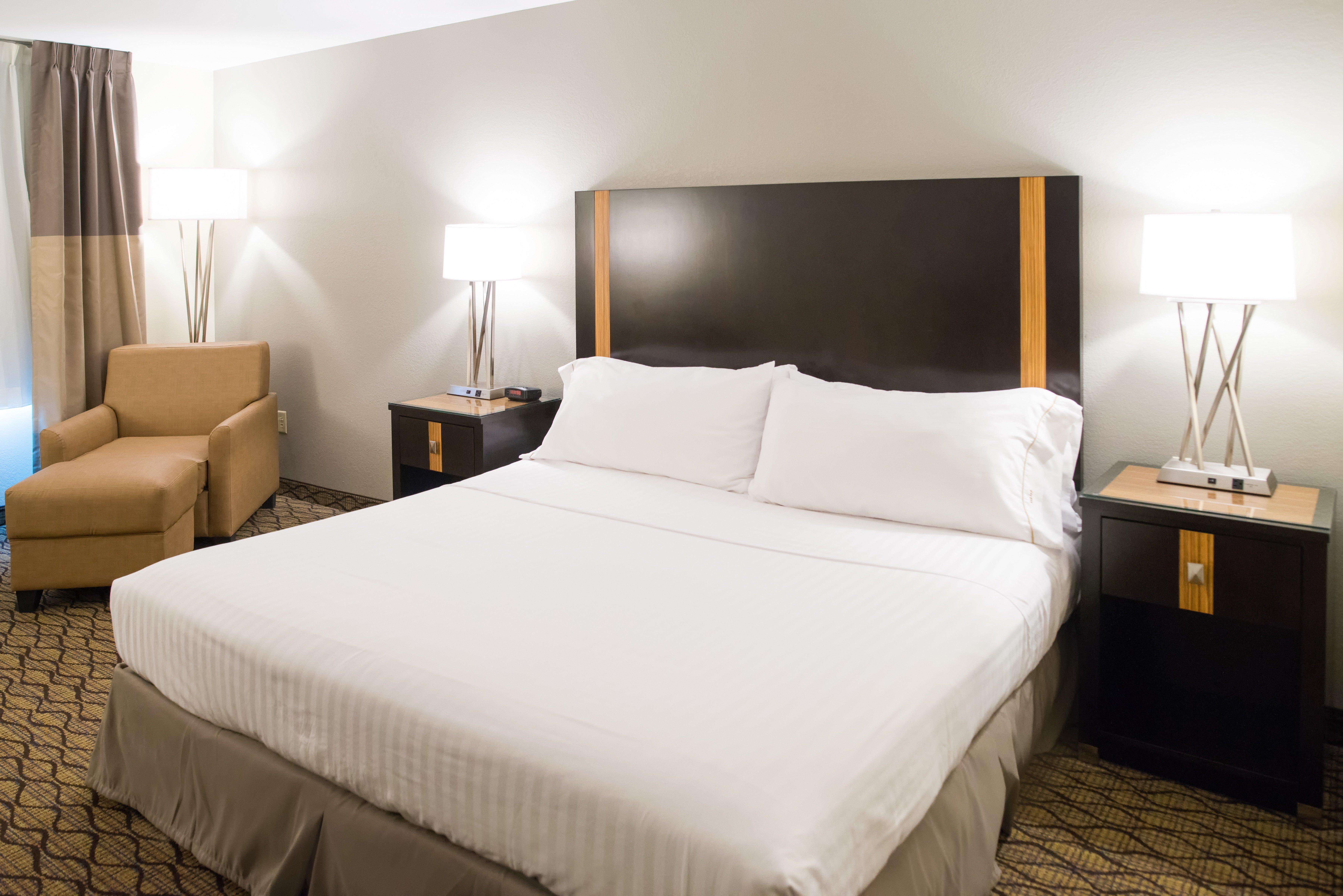 Holiday Inn Express Hotel & Suites Chanhassen By Ihg Exteriör bild