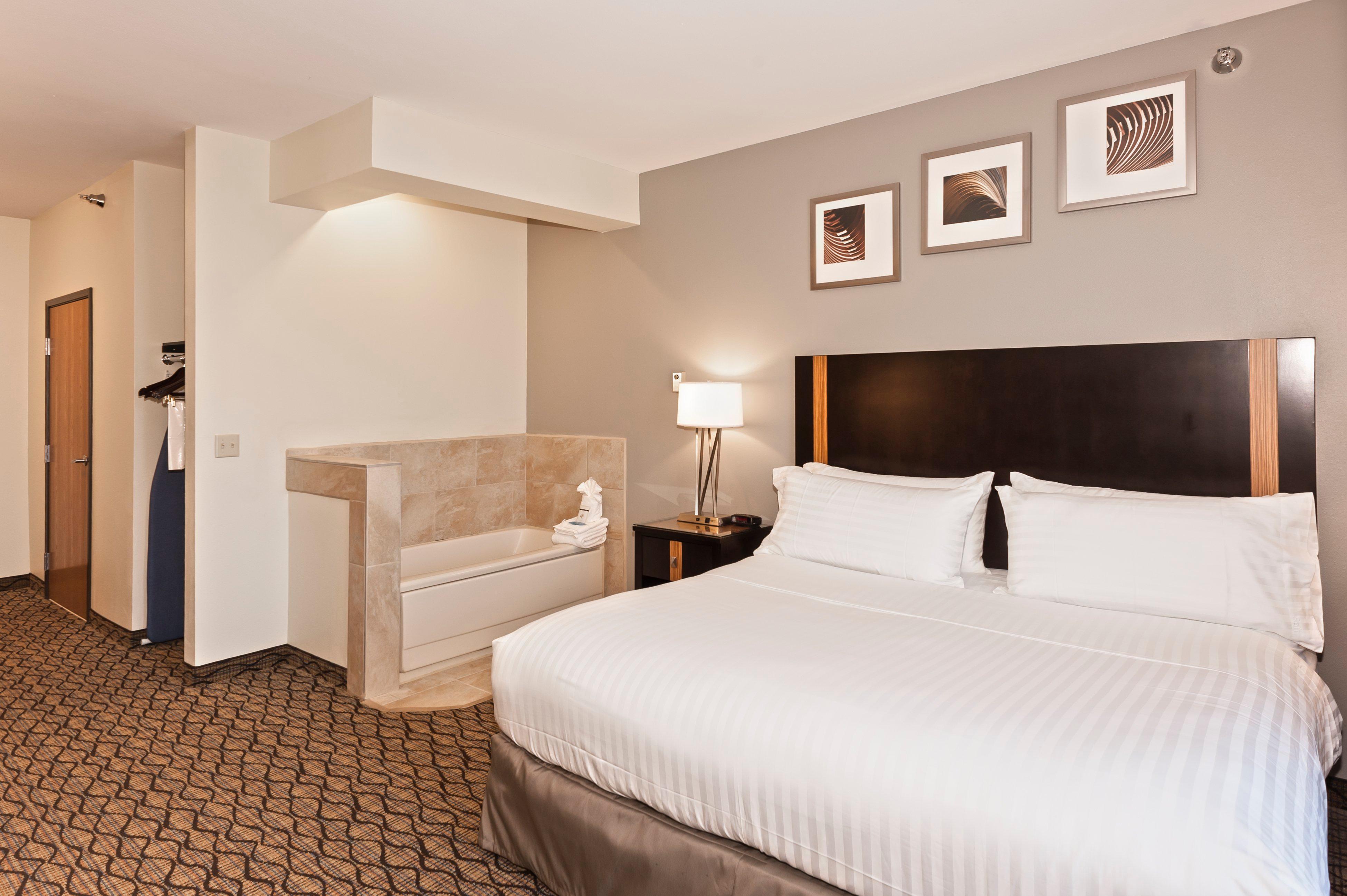 Holiday Inn Express Hotel & Suites Chanhassen By Ihg Exteriör bild