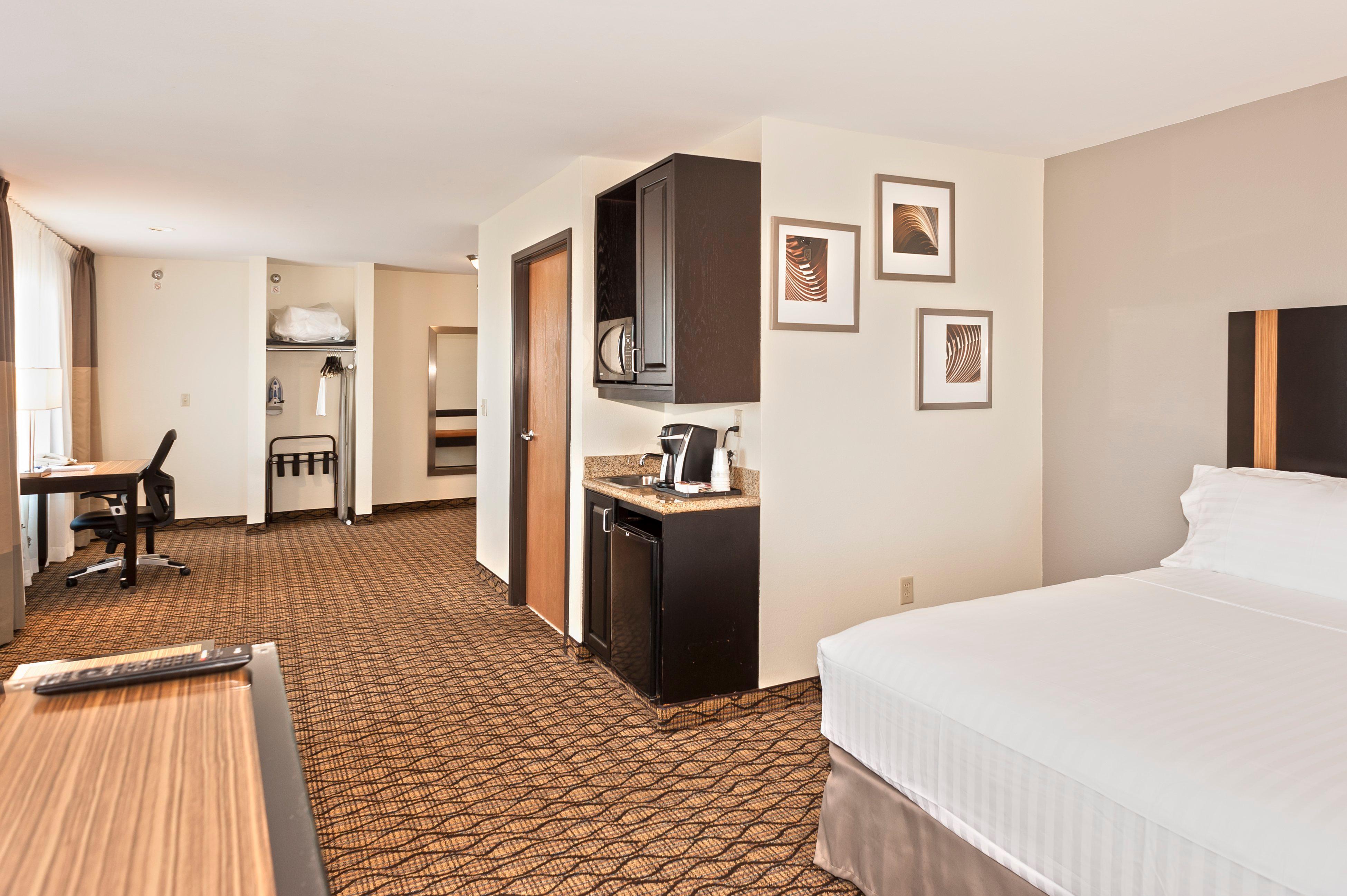 Holiday Inn Express Hotel & Suites Chanhassen By Ihg Exteriör bild