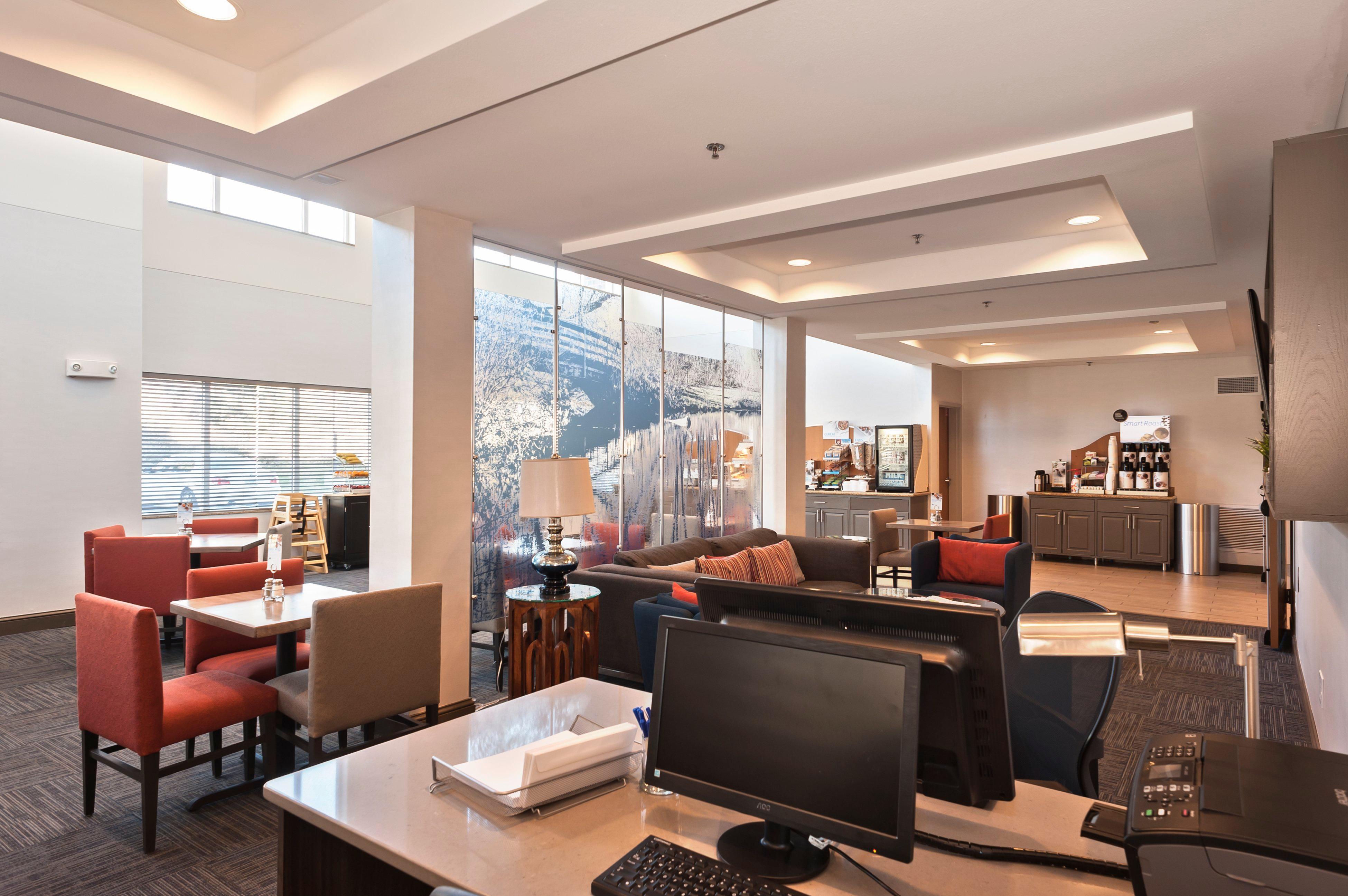 Holiday Inn Express Hotel & Suites Chanhassen By Ihg Exteriör bild