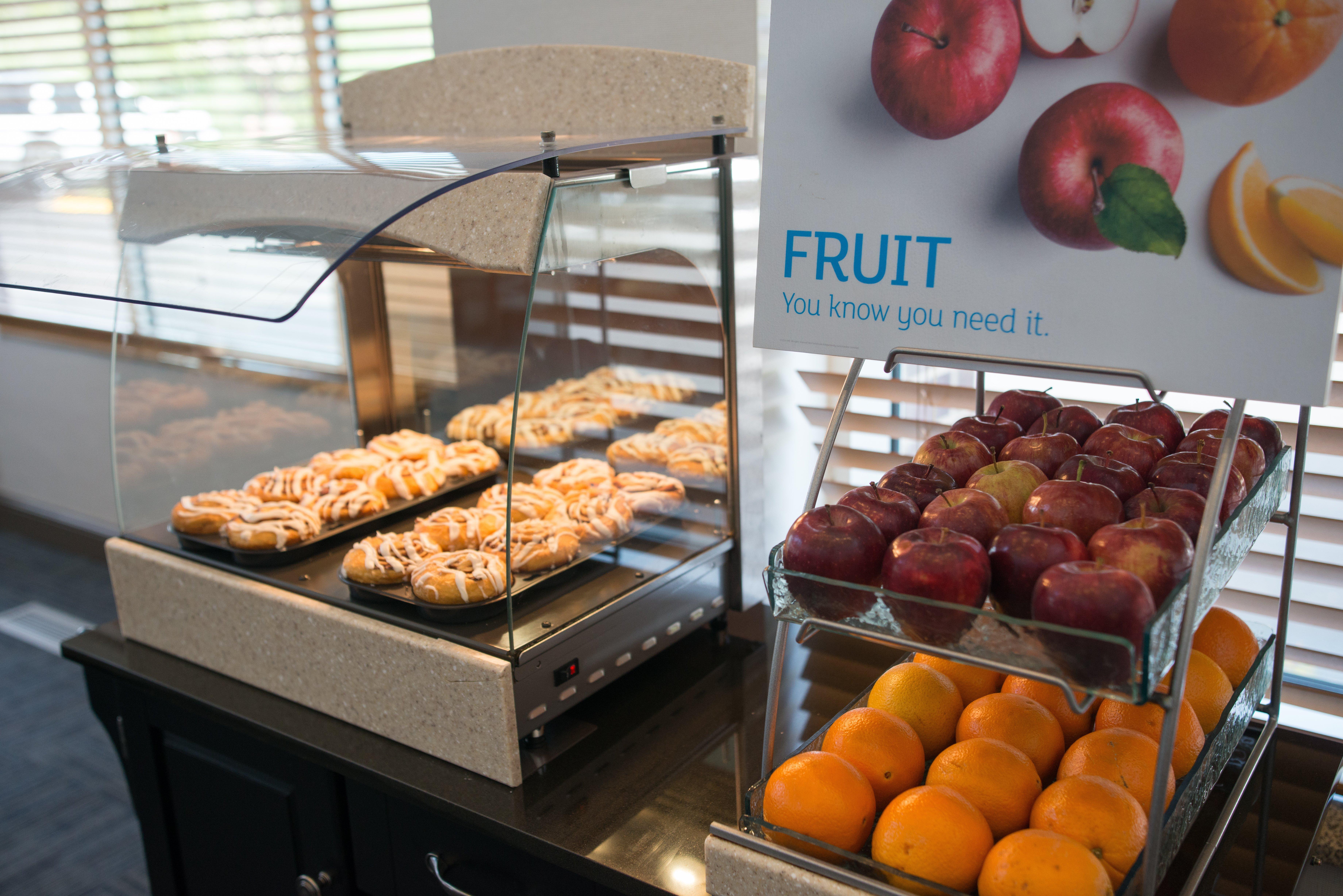 Holiday Inn Express Hotel & Suites Chanhassen By Ihg Exteriör bild