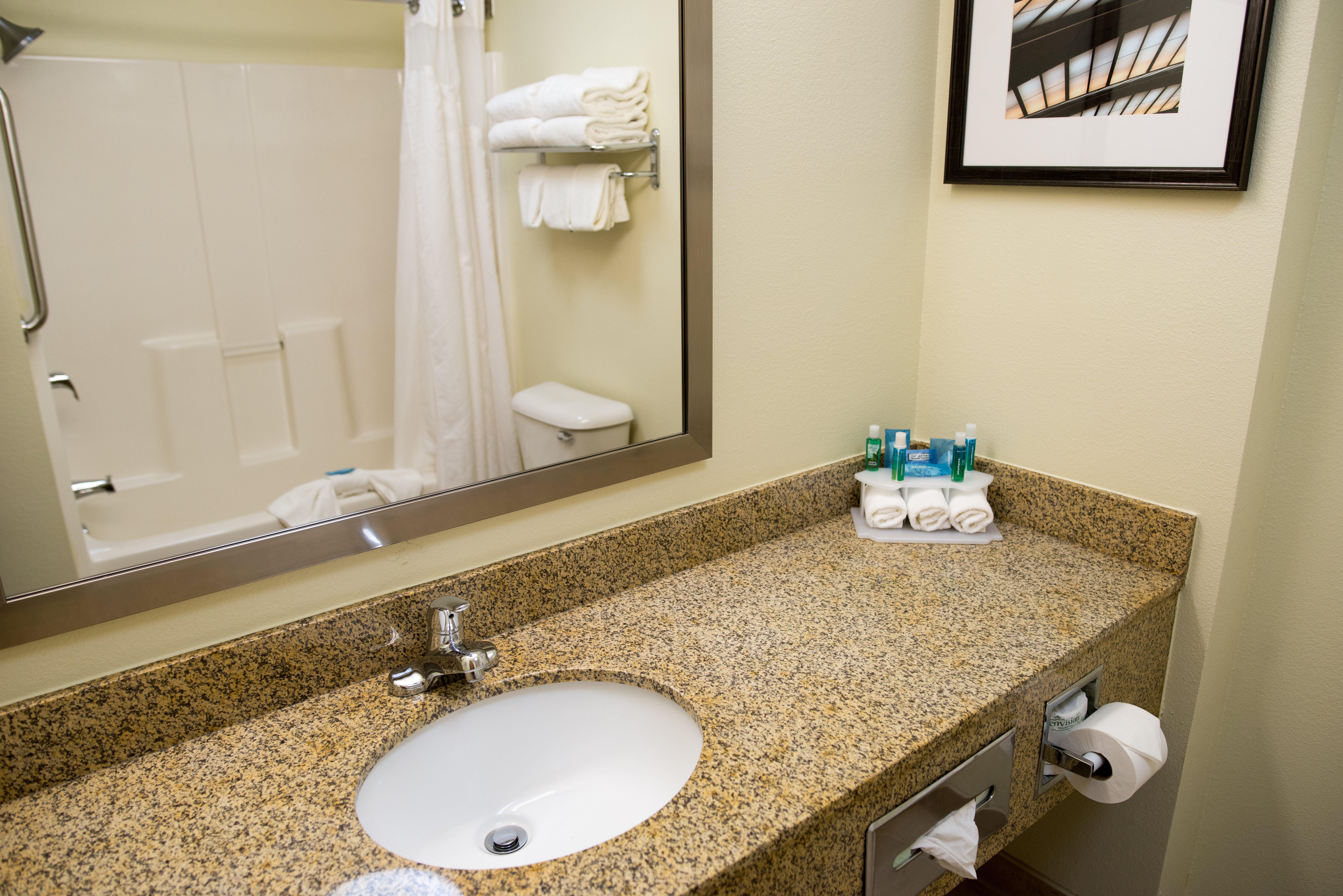 Holiday Inn Express Hotel & Suites Chanhassen By Ihg Exteriör bild