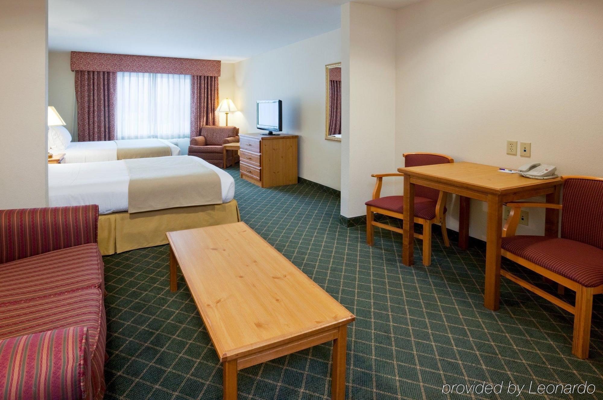 Holiday Inn Express Hotel & Suites Chanhassen By Ihg Rum bild