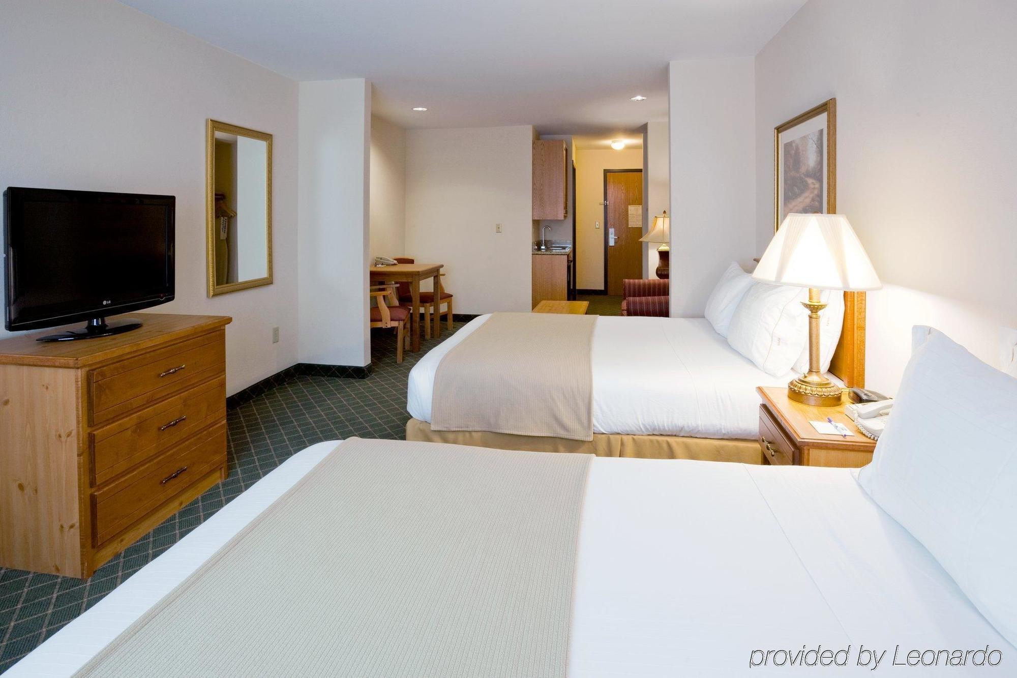 Holiday Inn Express Hotel & Suites Chanhassen By Ihg Rum bild