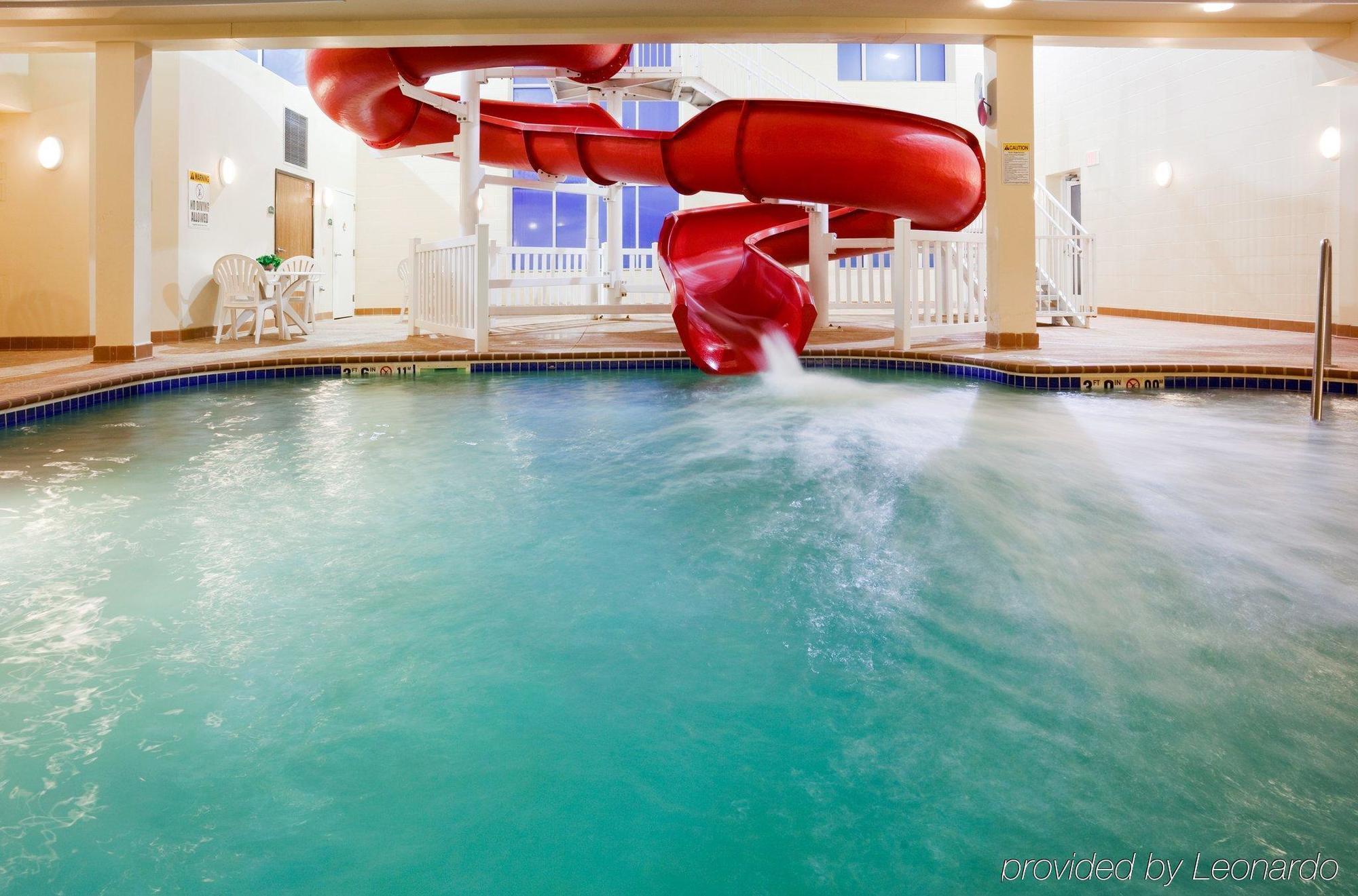 Holiday Inn Express Hotel & Suites Chanhassen By Ihg Exteriör bild