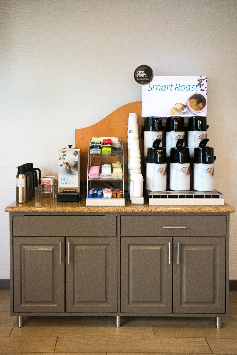Holiday Inn Express Hotel & Suites Chanhassen By Ihg Exteriör bild